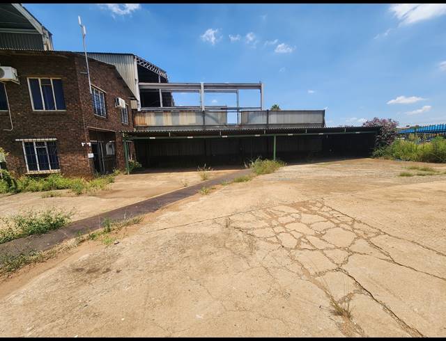 2,400M² WAREHOUSE TO LET IN WADEVILLE